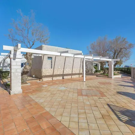 Aparthotel La Scogliera 3*